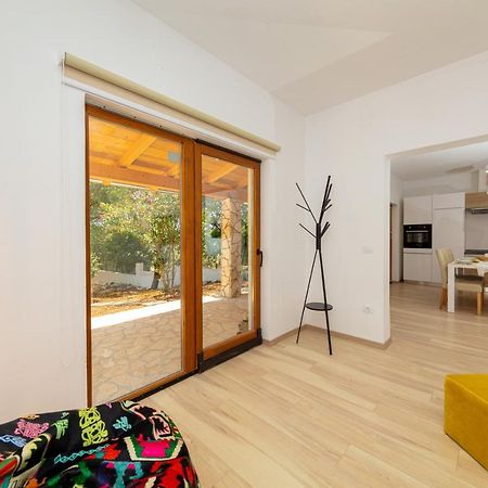 Al Pino Blue Property Premantura Exterior photo