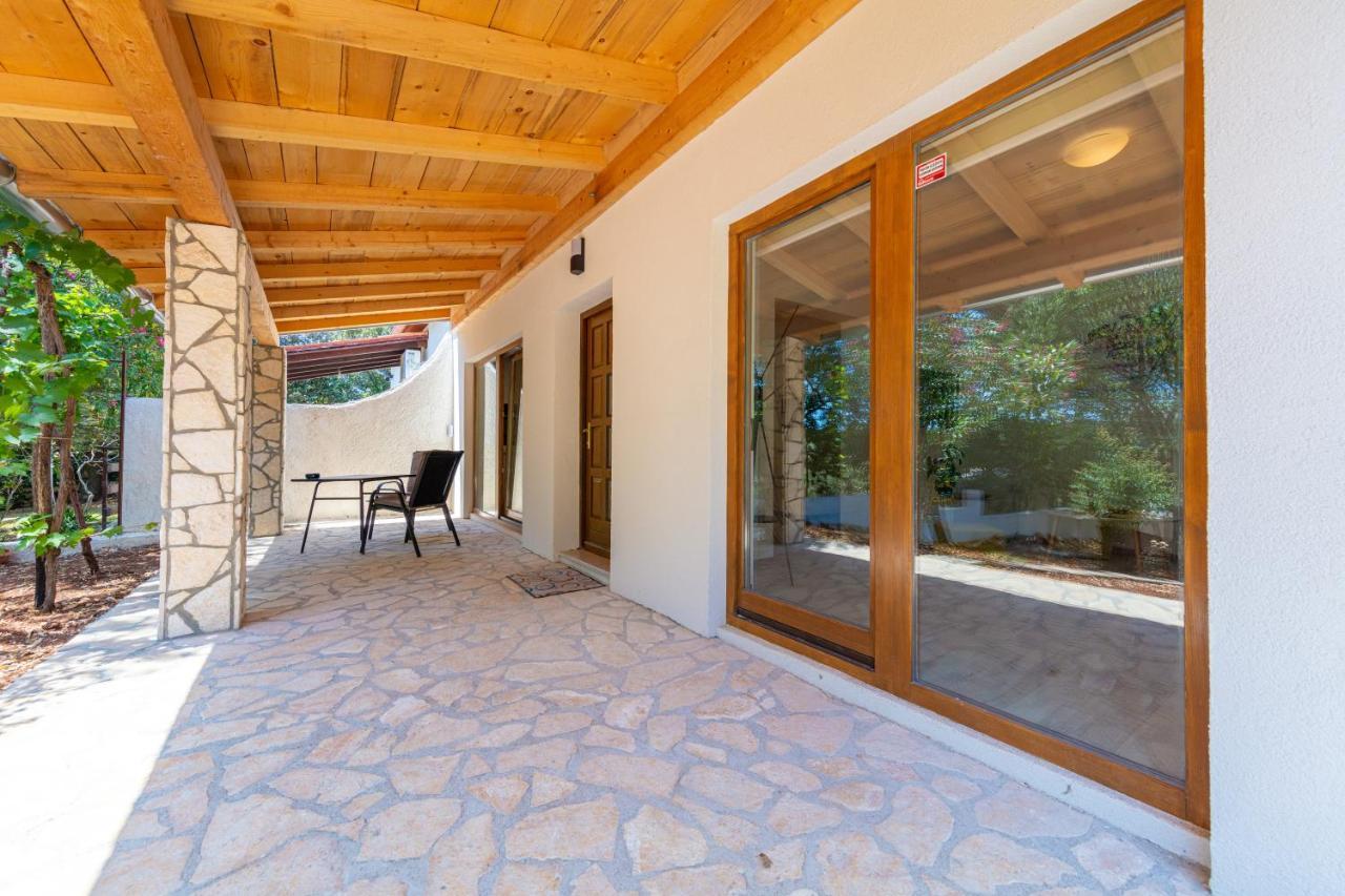 Al Pino Blue Property Premantura Exterior photo