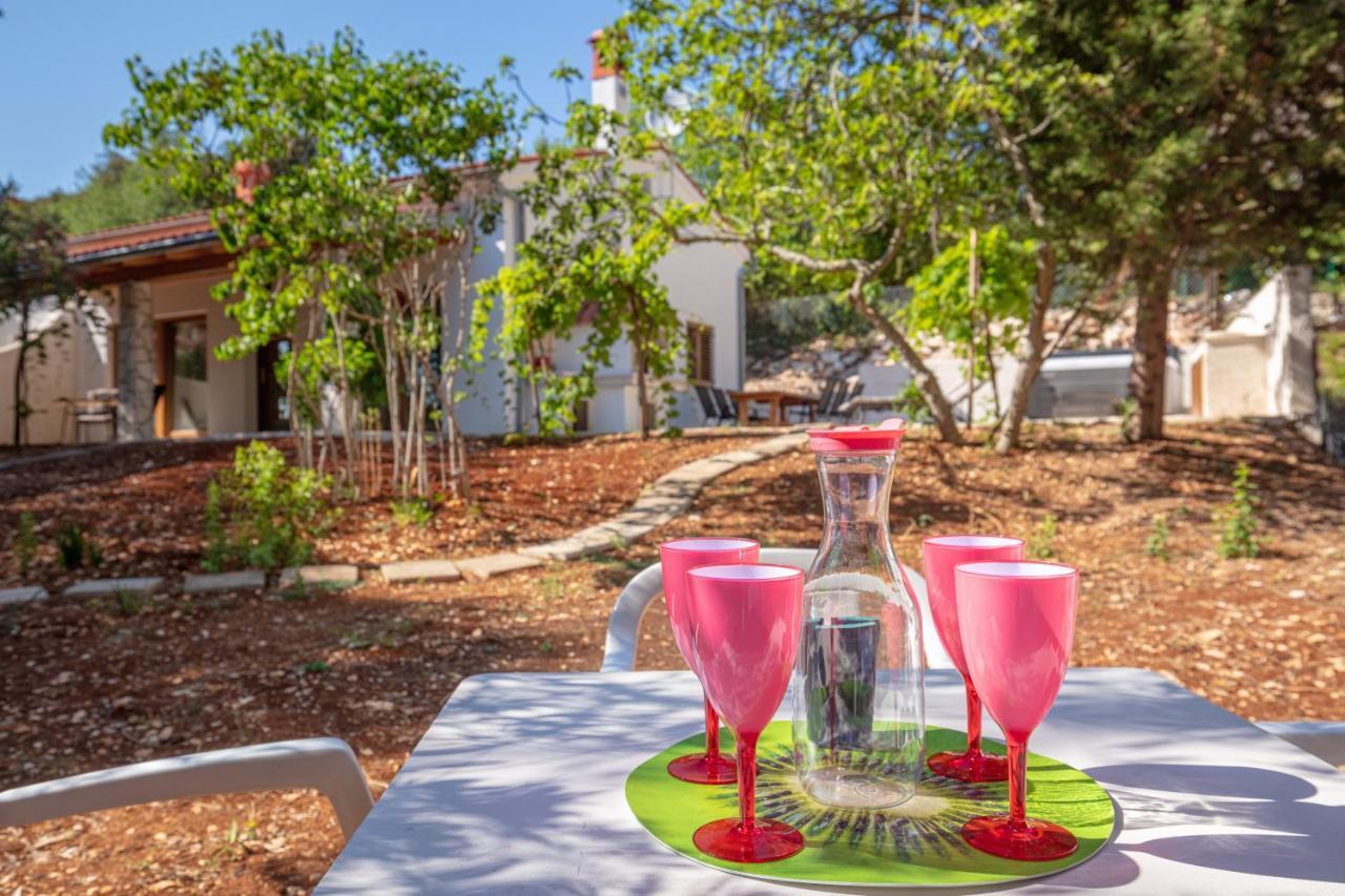 Al Pino Blue Property Premantura Exterior photo